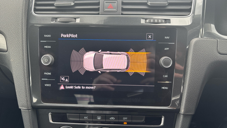 Volkswagen Golf 1.6 TDI SE [Nav] 5dr Diesel Hatchback